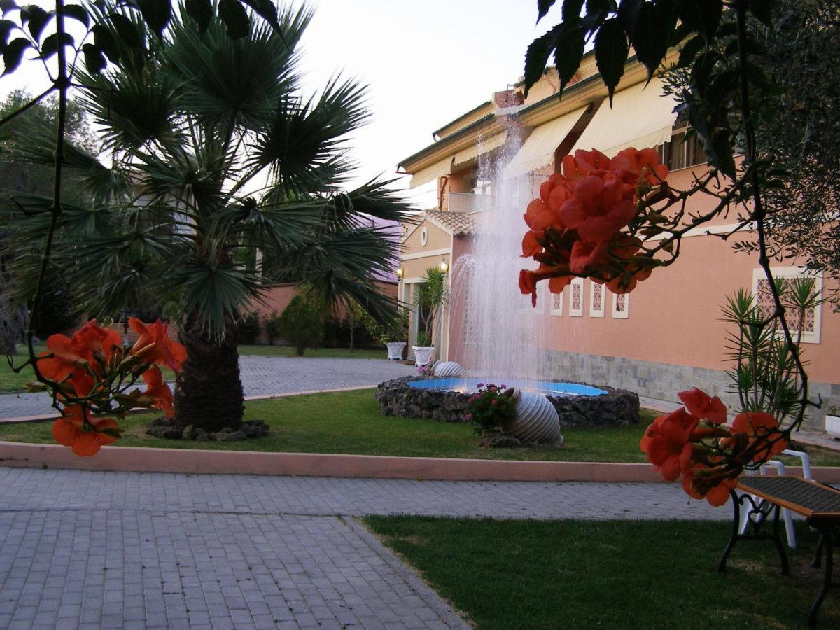 Christina Hotel Mesongí المظهر الخارجي الصورة
